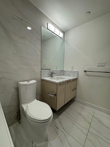 111 5077 Cambie Street