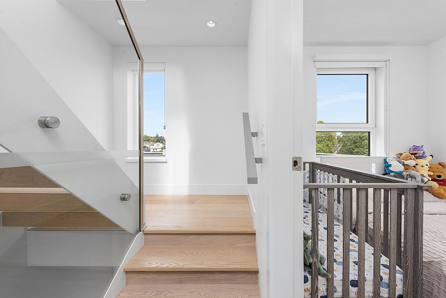 138 W Woodstock Avenue