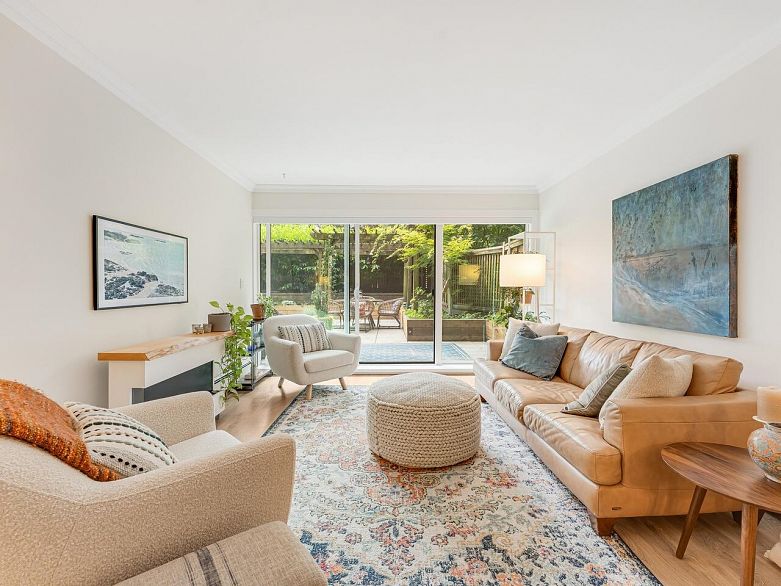 209 2366 Wall Street