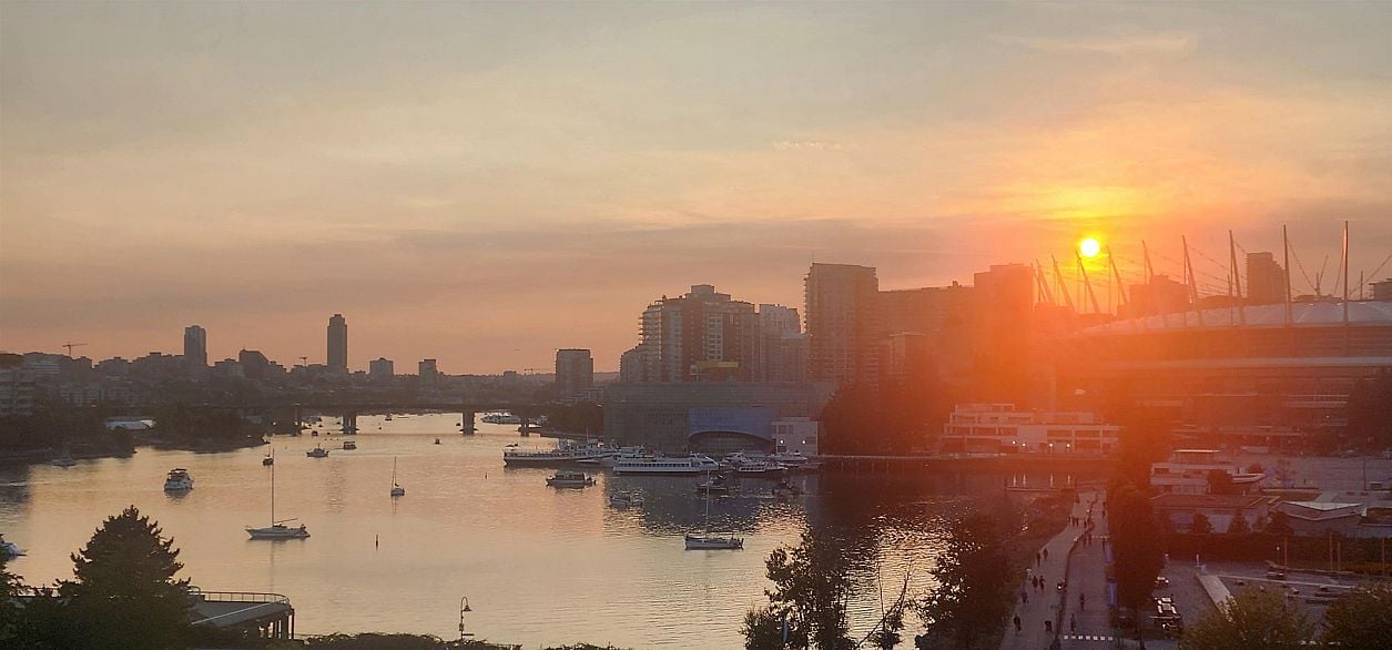 804 120 Milross Avenue