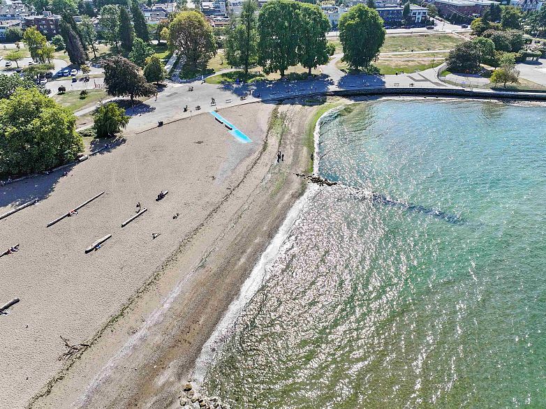 305 2110 Cornwall Avenue