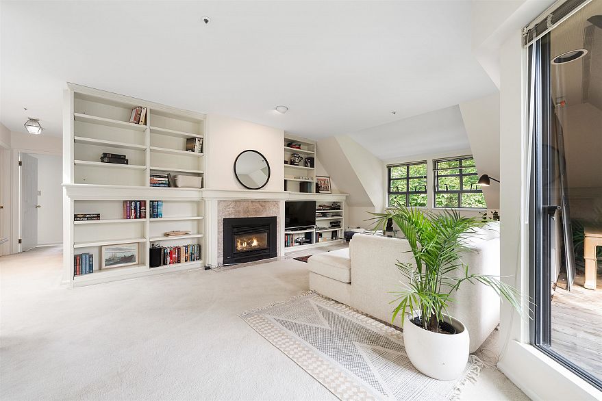 E403 628 W 12th Avenue