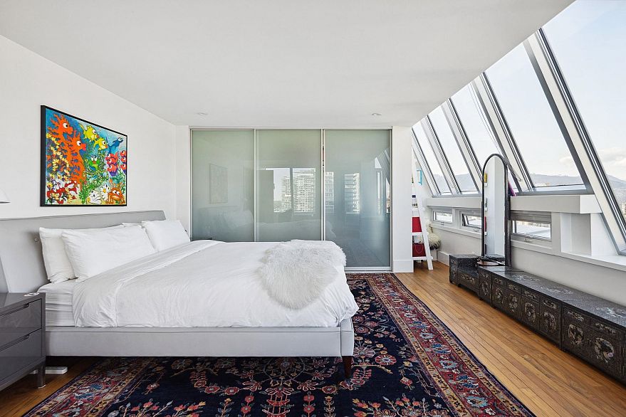 PH2501 1020 Harwood Street