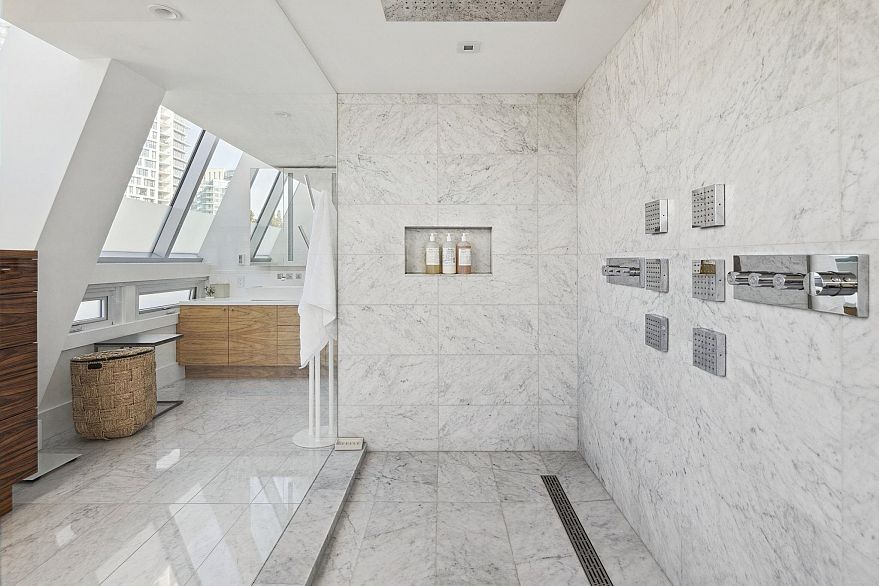 PH2501 1020 Harwood Street