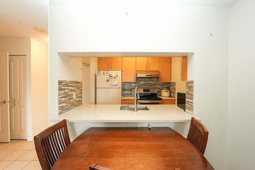 1808 3660 Vanness Avenue