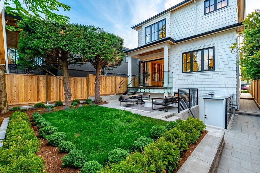 5080 Prince Edward Street