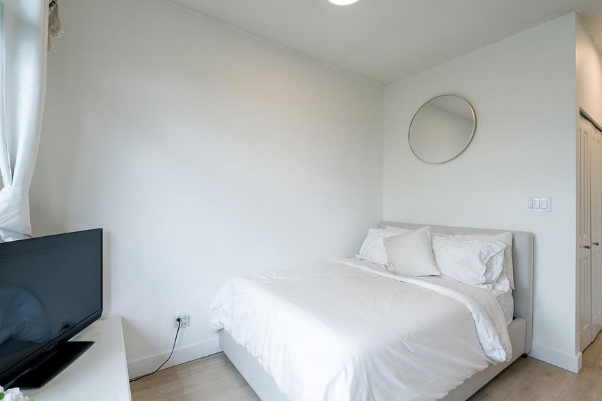 PH1 688 E 17th Avenue