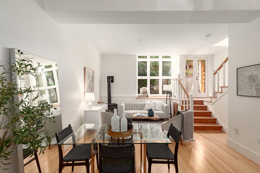 1 677 Heatley Avenue