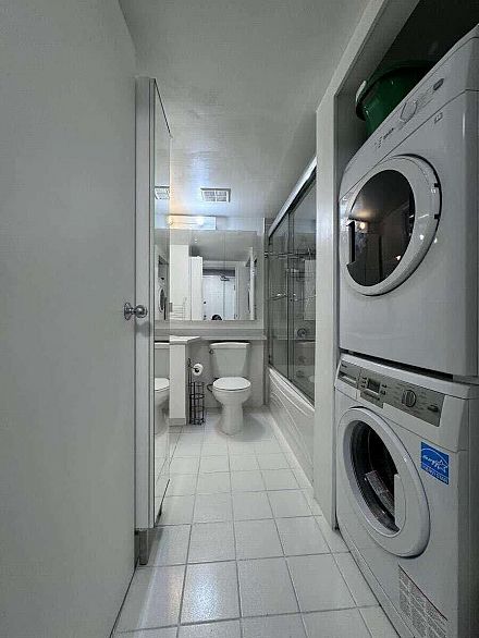 810 438 Seymour Street