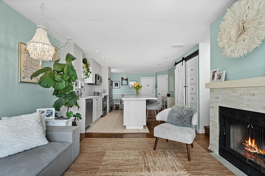 305 2110 Cornwall Avenue