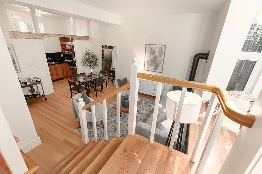 1 677 Heatley Avenue