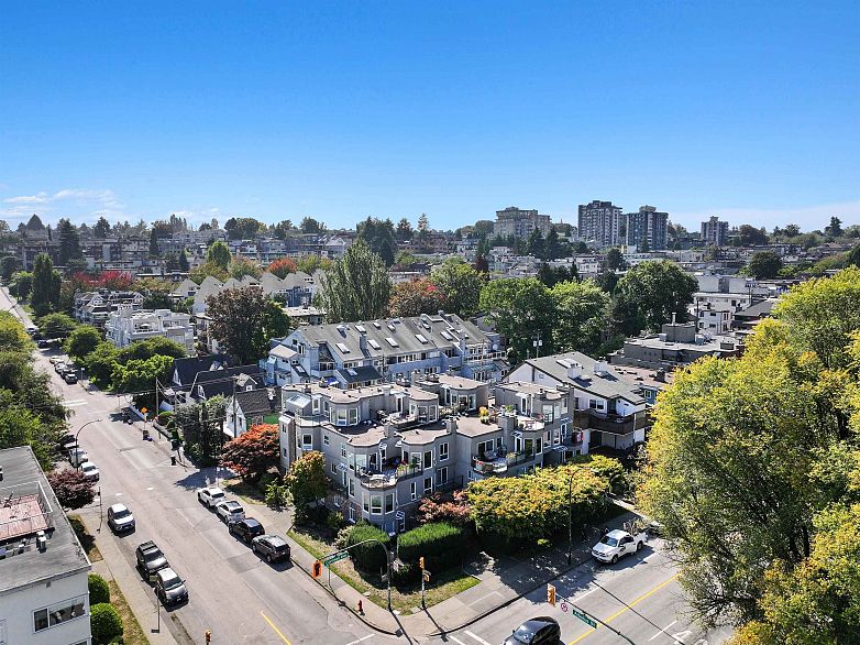 305 2110 Cornwall Avenue