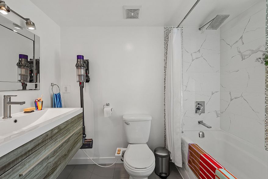 401 16 Lakewood Drive