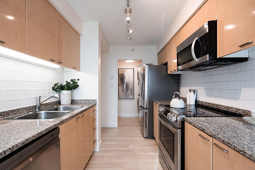 2806 1288 W Georgia Street