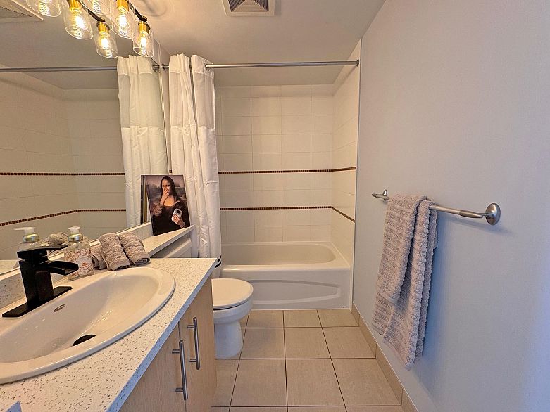 1401 3660 Vanness Avenue