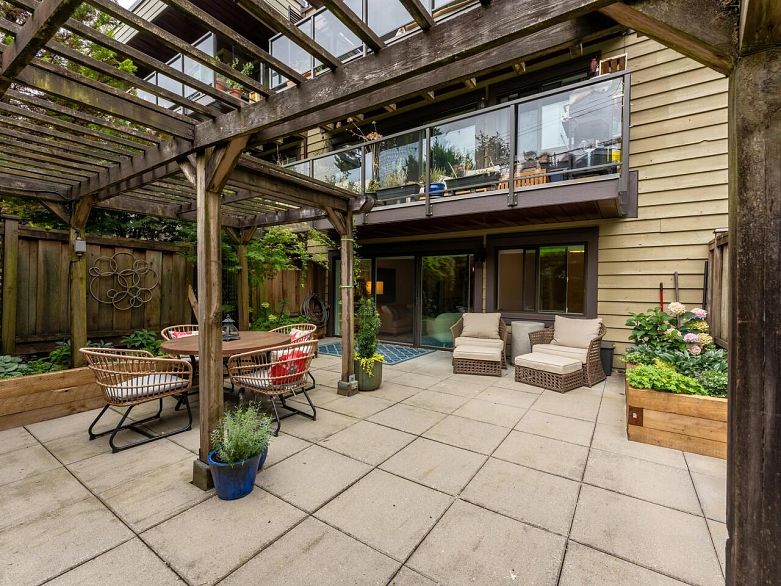 209 2366 Wall Street