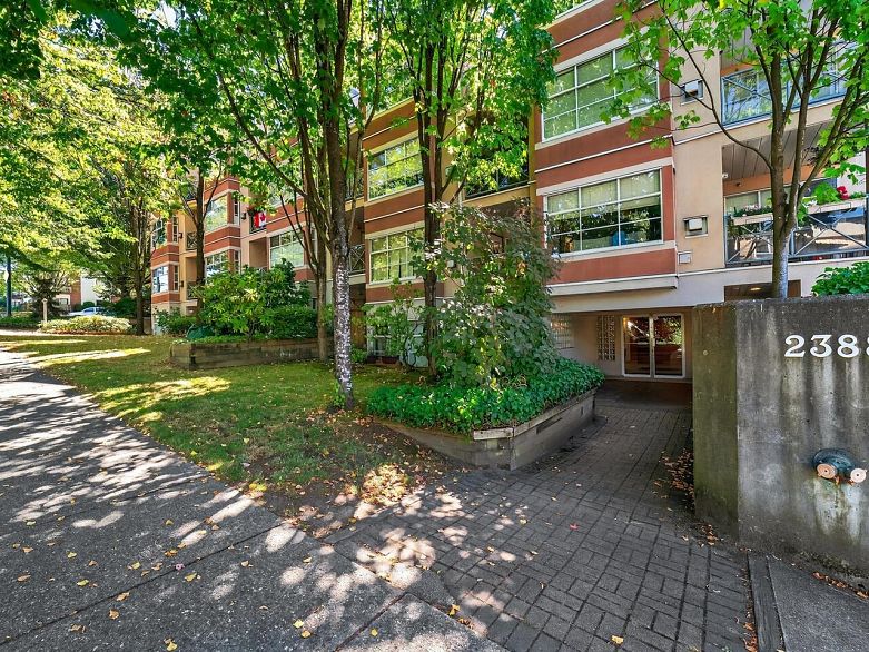 302 2388 Triumph Street