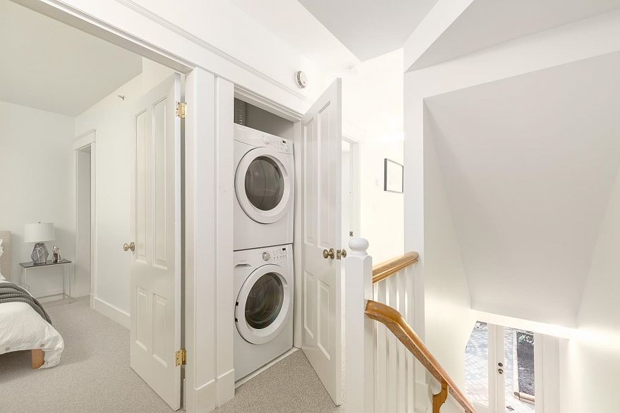 1 677 Heatley Avenue