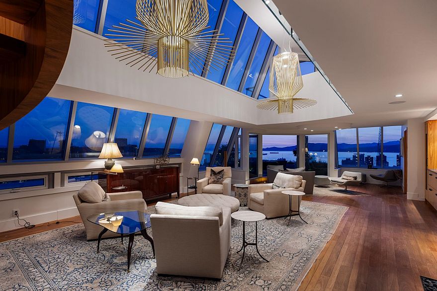 PH2501 1020 Harwood Street