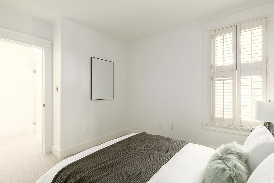 1 677 Heatley Avenue