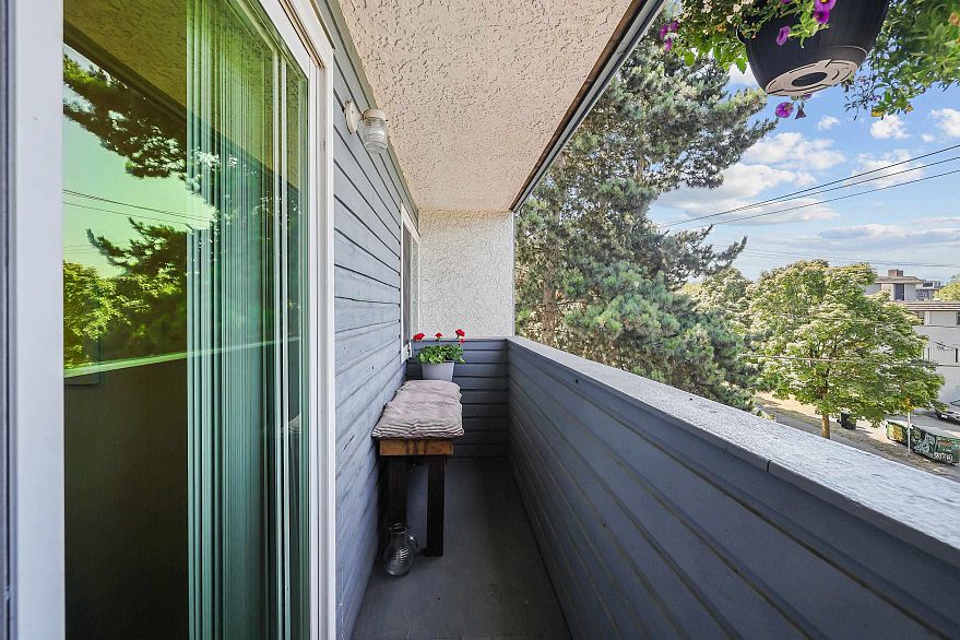 401 16 Lakewood Drive