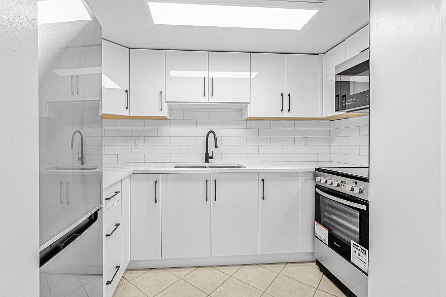 1506 789 Drake Street