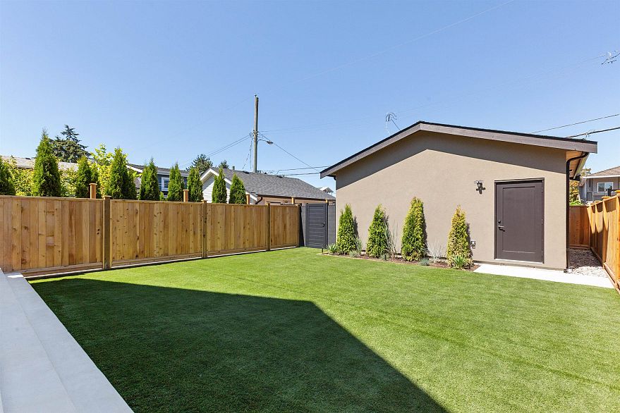 2 1243 E 27th Avenue