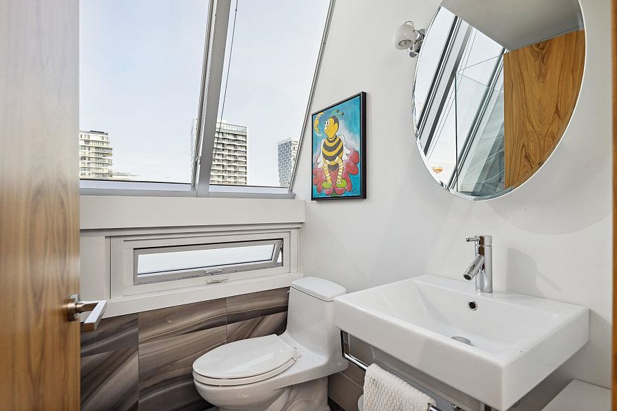 PH2501 1020 Harwood Street