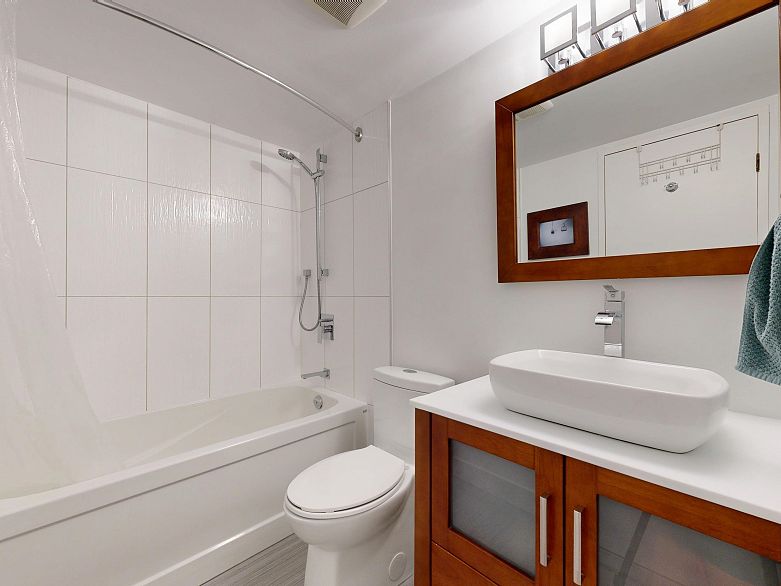 208 2173 W 6th Avenue