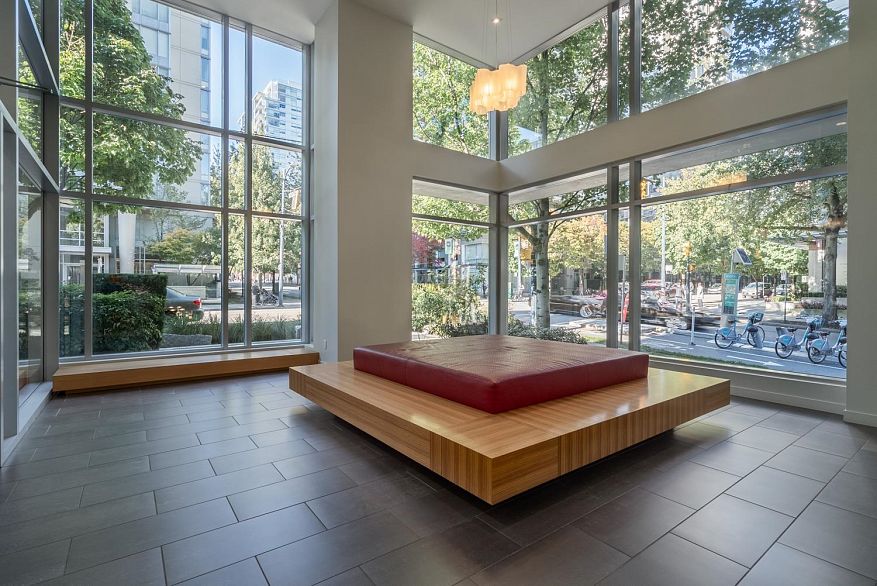 1107 1010 Richards Street