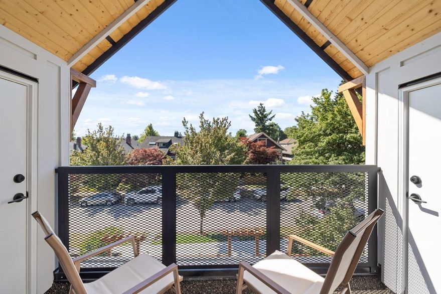 1 2247 Parker Street