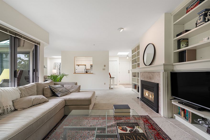 E403 628 W 12th Avenue