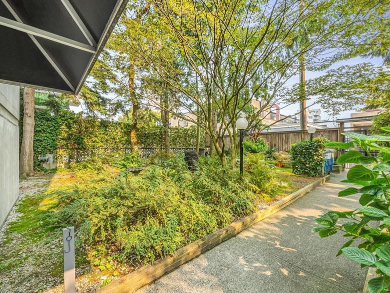 801 1165 Burnaby Street