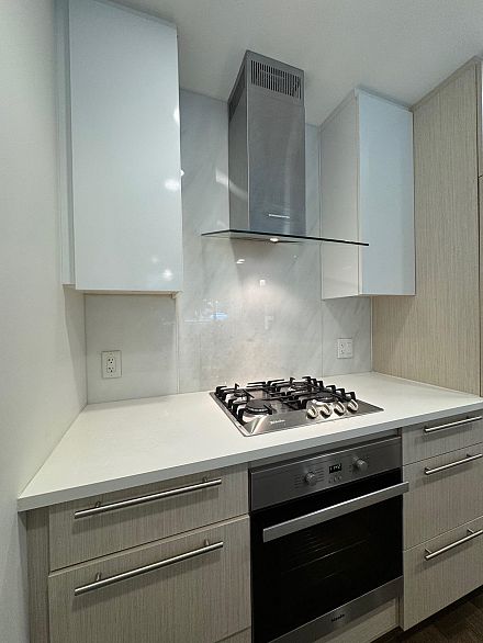 111 5077 Cambie Street