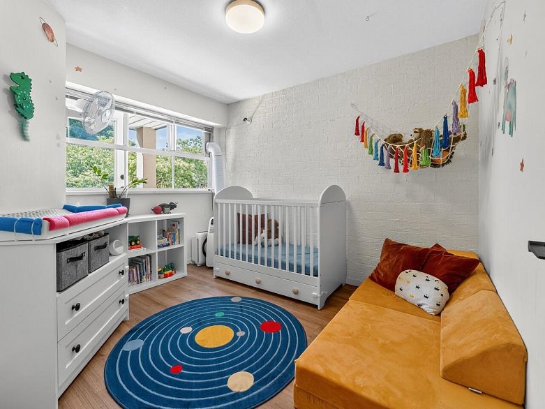 302 2388 Triumph Street