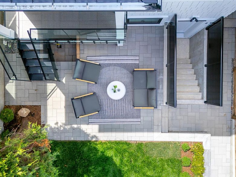 5080 Prince Edward Street