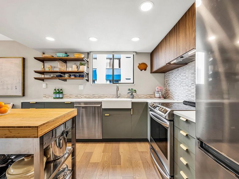 801 1165 Burnaby Street