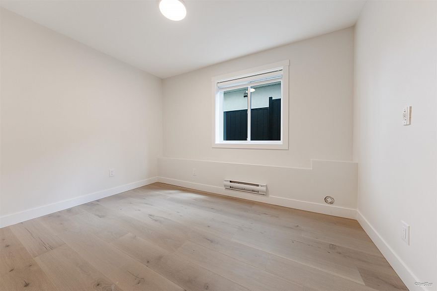 103 5092 Slocan Street