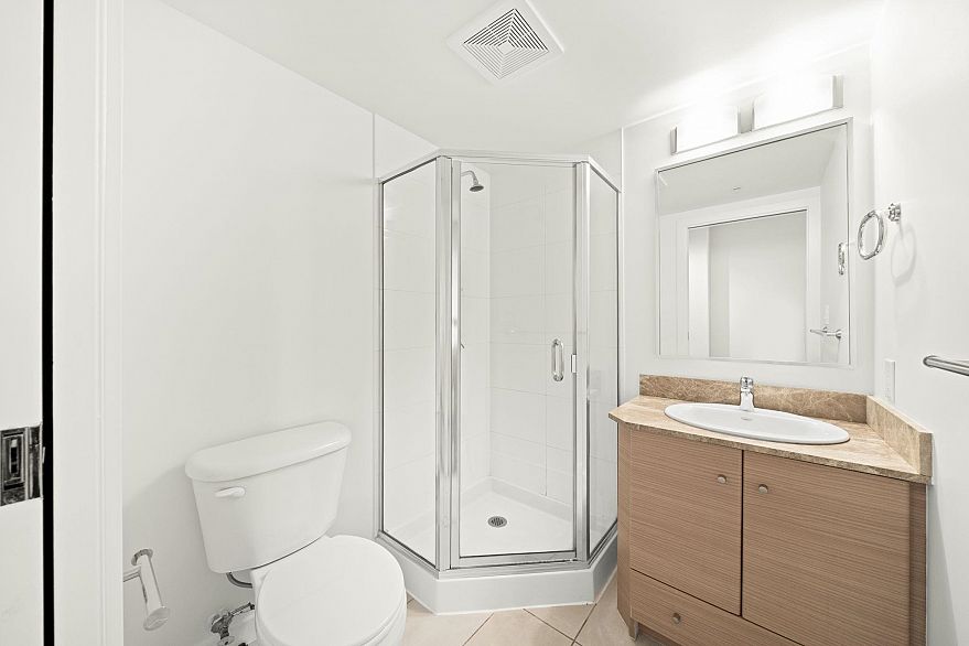 2701 928 Homer Street