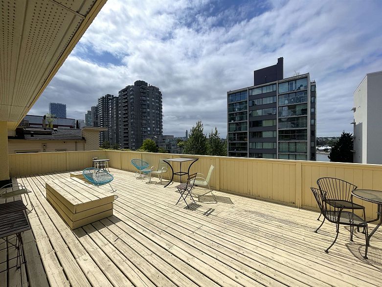 312 1215 Pacific Street