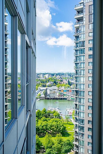 2508 1495 Richards Street