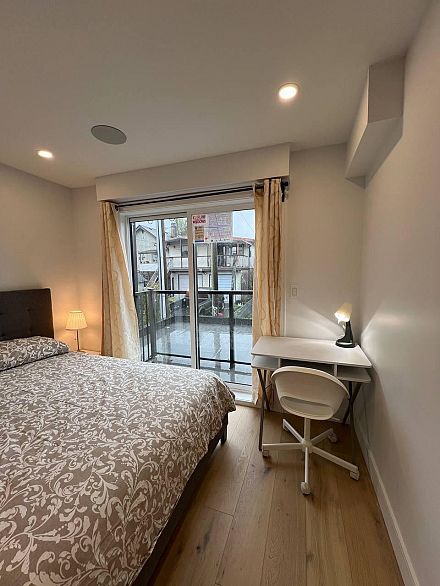 2885 E Georgia Street