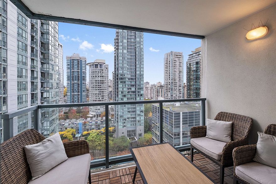 2206 1238 Melville Avenue