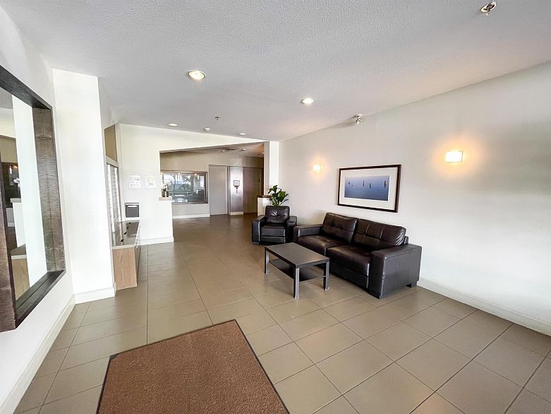 219 2680 W 4th Avenue