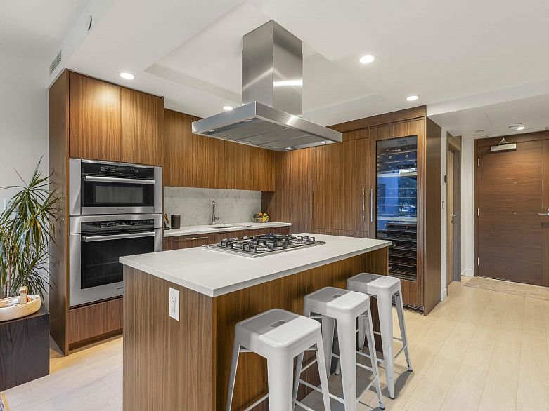 1755 Columbia Street