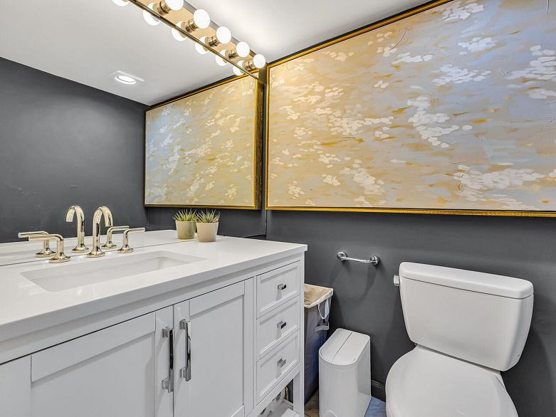 801 1165 Burnaby Street