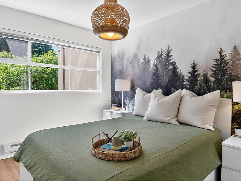 302 2388 Triumph Street