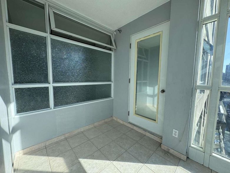 810 438 Seymour Street