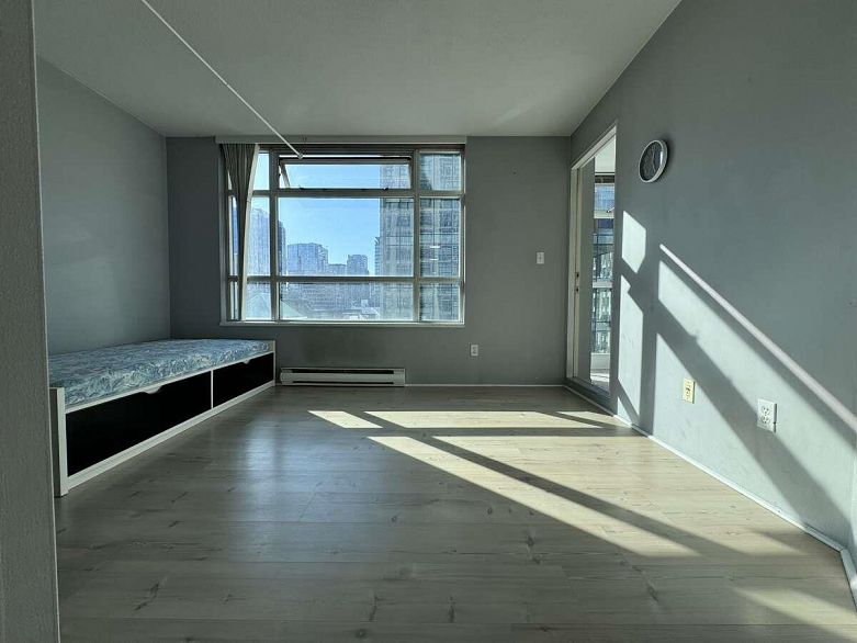 810 438 Seymour Street