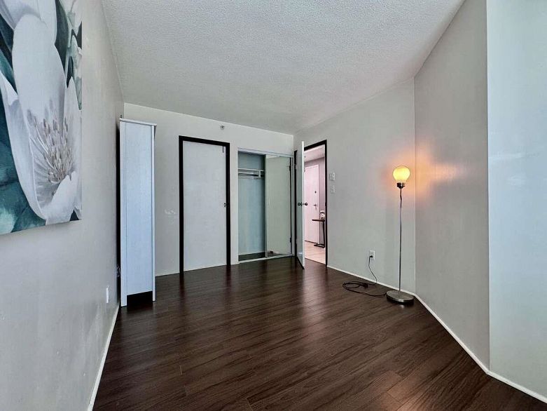 810 438 Seymour Street